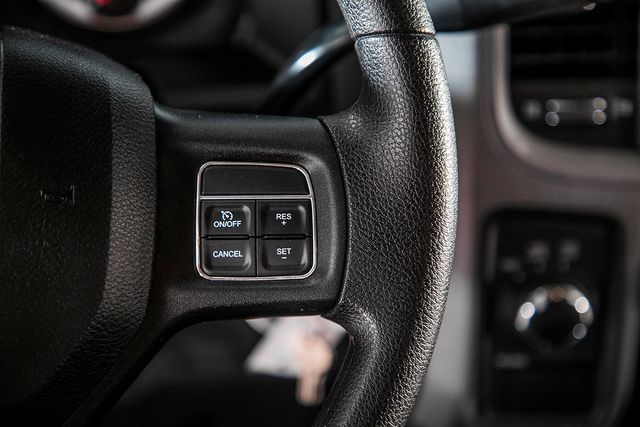 2017 Ram 3500 Chassis Cab 3500 CREW 4X4 * 6.7 CUMMINS * AISIN * NEW CONCRETE BODY - 17543662 - 23