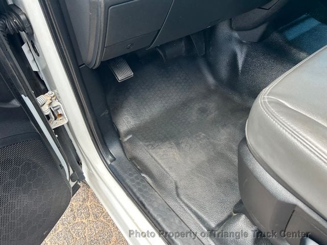 2017 Ram 3500HD CREW CAB STAKE BODY JUST 26k MILES! LIFT GATE! SUPER CLEAN UNIT! 100 PICTURES! - 22863621 - 13