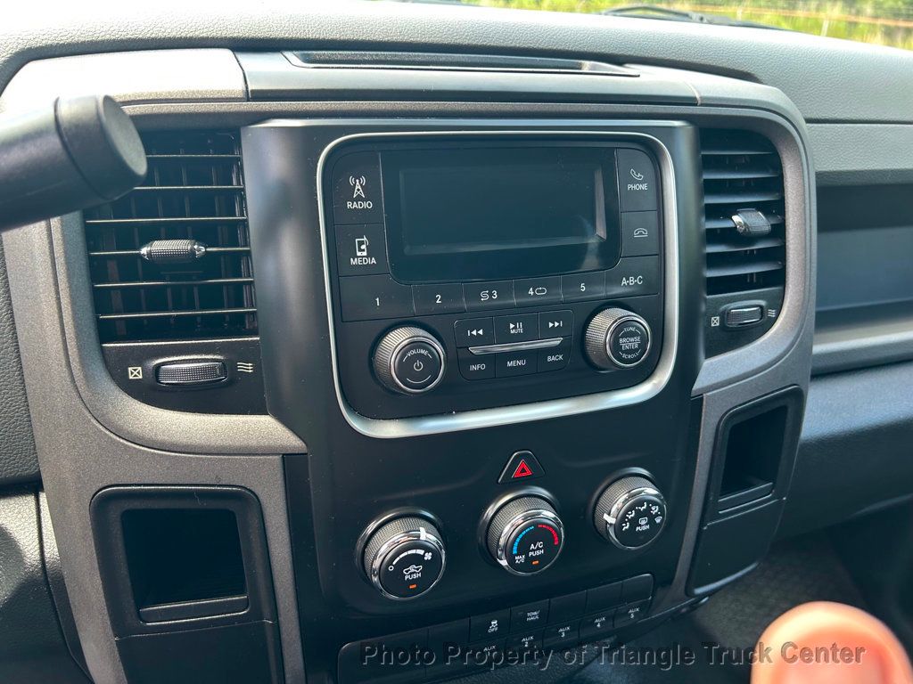 2017 Ram 3500HD CREW CAB STAKE BODY JUST 26k MILES! LIFT GATE! SUPER CLEAN UNIT! 100 PICTURES! - 22863621 - 23