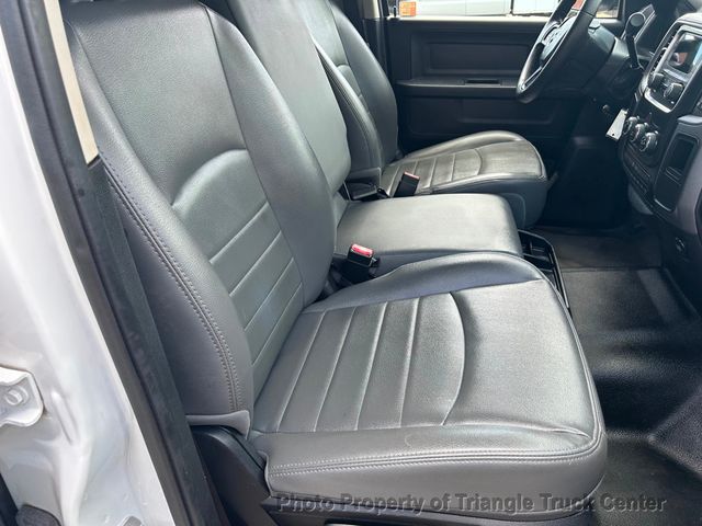2017 Ram 3500HD CREW CAB STAKE BODY JUST 26k MILES! LIFT GATE! SUPER CLEAN UNIT! 100 PICTURES! - 22863621 - 42