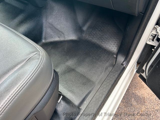 2017 Ram 3500HD CREW CAB STAKE BODY JUST 26k MILES! LIFT GATE! SUPER CLEAN UNIT! 100 PICTURES! - 22863621 - 44