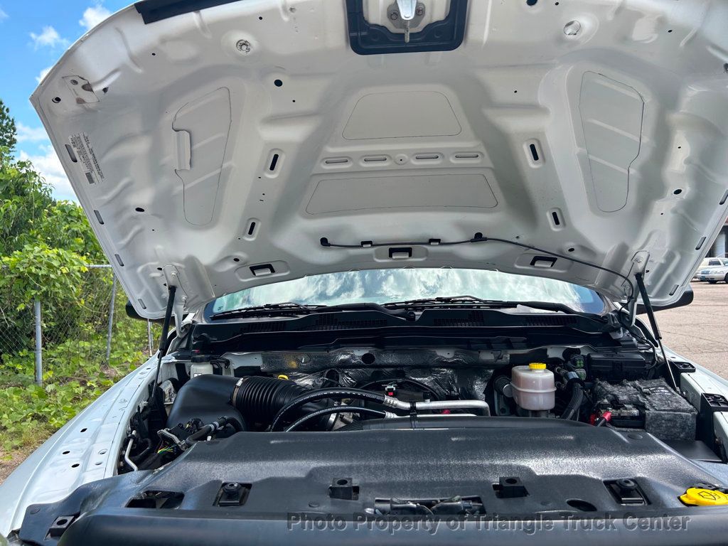 2017 Ram 3500HD CREW CAB STAKE BODY JUST 26k MILES! LIFT GATE! SUPER CLEAN UNIT! 100 PICTURES! - 22863621 - 48