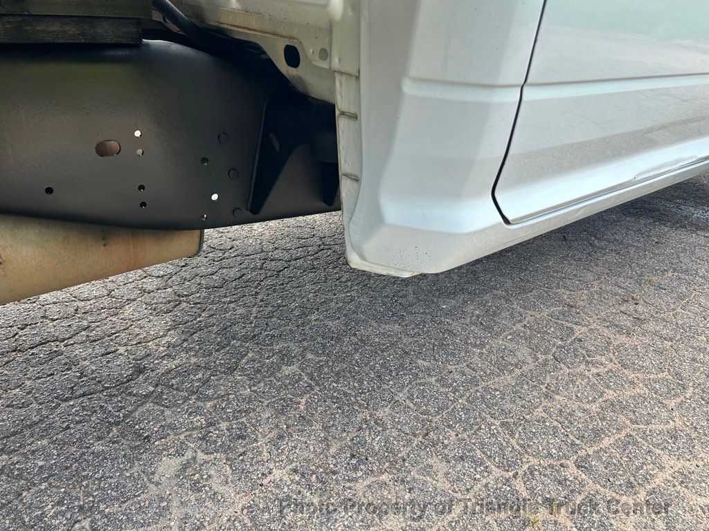 2017 Ram 3500HD CREW CAB STAKE BODY JUST 26k MILES! LIFT GATE! SUPER CLEAN UNIT! 100 PICTURES! - 22863621 - 56