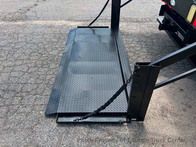 2017 Ram 3500HD CREW CAB STAKE BODY JUST 26k MILES! LIFT GATE! SUPER CLEAN UNIT! 100 PICTURES! - 22863621 - 72