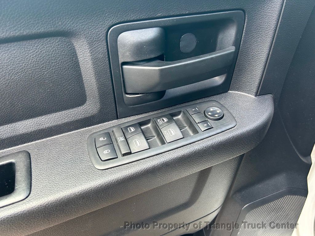 2017 Ram 3500HD CREW CAB STAKE BODY JUST 26k MILES! LIFT GATE! SUPER CLEAN UNIT! 100 PICTURES! - 22863621 - 77