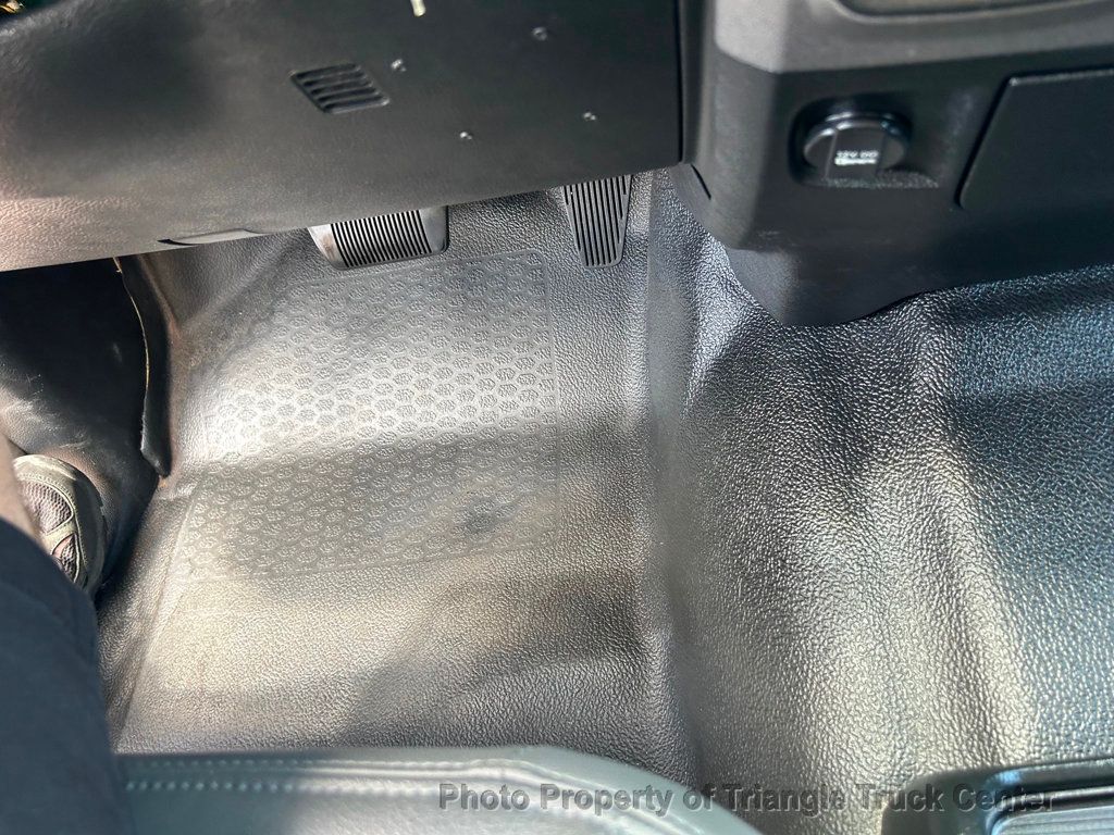 2017 Ram 3500HD CREW CAB STAKE BODY JUST 26k MILES! LIFT GATE! SUPER CLEAN UNIT! 100 PICTURES! - 22863621 - 82