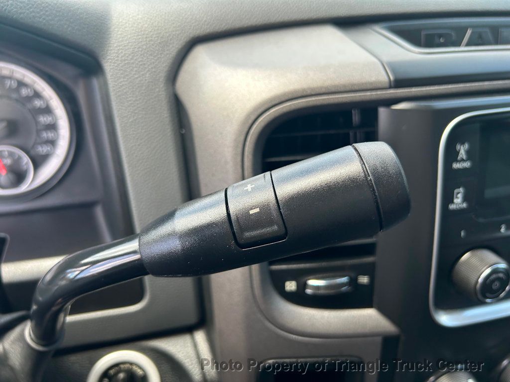 2017 Ram 3500HD CREW CAB STAKE BODY JUST 26k MILES! LIFT GATE! SUPER CLEAN UNIT! 100 PICTURES! - 22863621 - 87