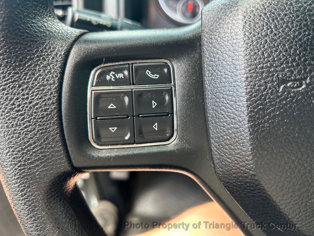 2017 Ram 3500HD CREW CAB STAKE BODY JUST 26k MILES! LIFT GATE! SUPER CLEAN UNIT! 100 PICTURES! - 22863621 - 89