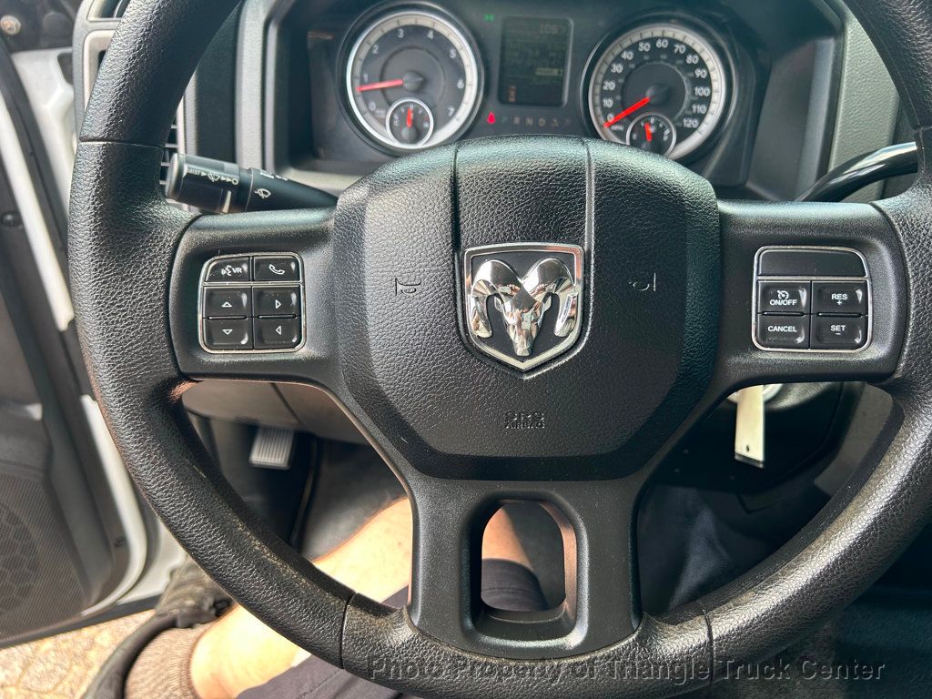 2017 Ram 3500HD CREW CAB STAKE BODY JUST 26k MILES! LIFT GATE! SUPER CLEAN UNIT! 100 PICTURES! - 22863621 - 90