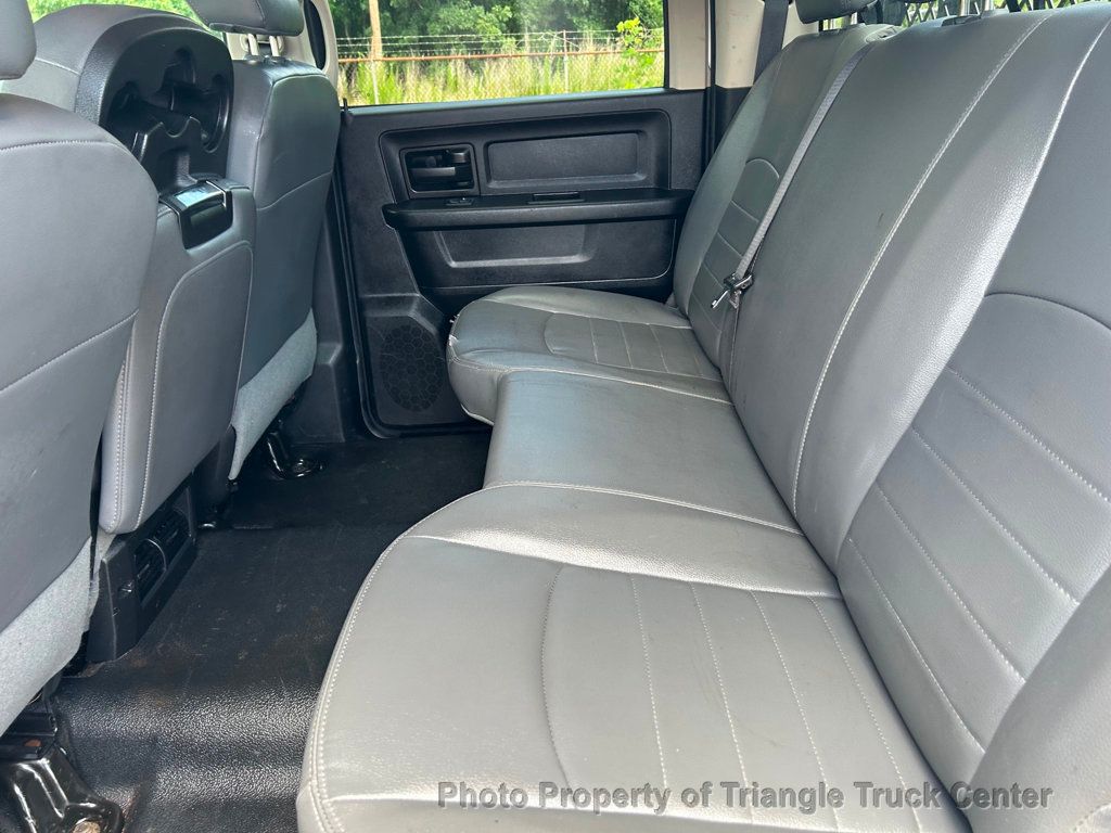 2017 Ram 3500HD CREW CAB STAKE BODY JUST 26k MILES! LIFT GATE! SUPER CLEAN UNIT! 100 PICTURES! - 22863621 - 98