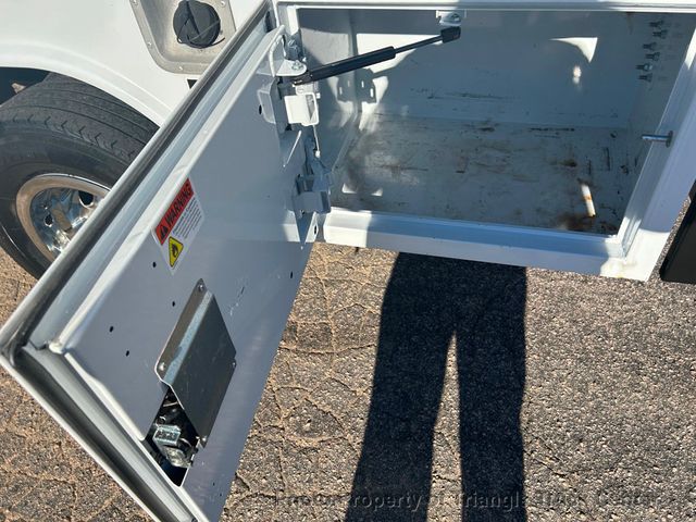 2017 Ram 3500HD WALK IN UTILITY JUST 21k MILES! FULL POWER EQUIPMENT! SUPER CLEAN UNIT! - 22928952 - 56