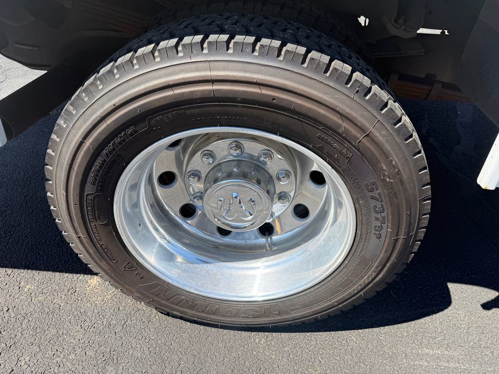 2017 Ram 5500 Chassis Cab Laramie 4x4 Crew Cab 60" CA 173.4" WB - 23022133 - 11