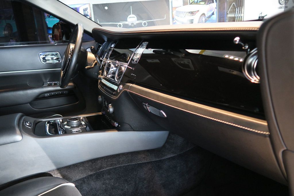 2017 Rolls-Royce Dawn Convertible - 22960413 - 21