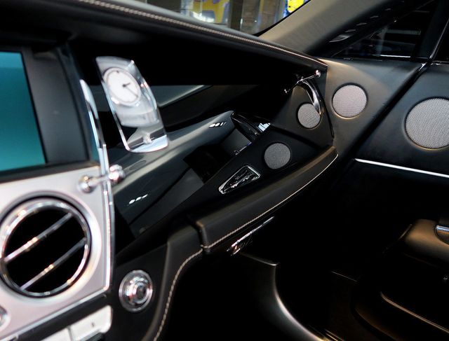 2017 Rolls-Royce Dawn Convertible - 22960413 - 24