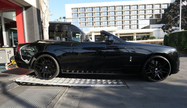2017 Rolls-Royce Dawn Convertible - 22960413 - 5