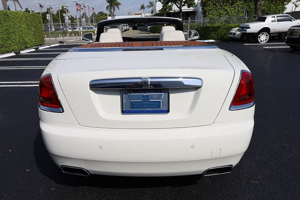 2017 Rolls-Royce Dawn Convertible - 20594306 - 8