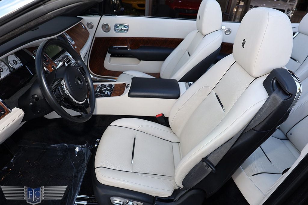 2017 Rolls-Royce Dawn Convertible - 22967978 - 14