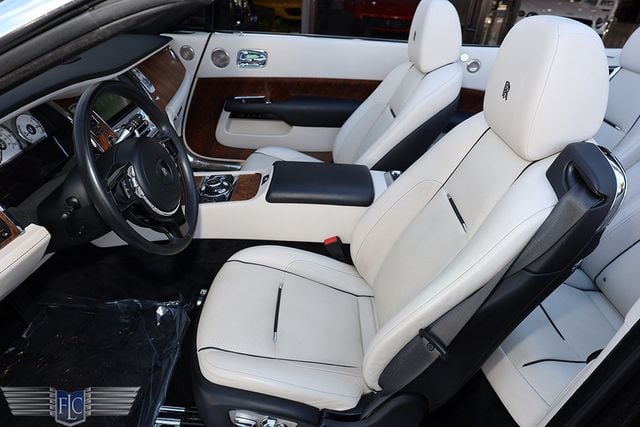2017 Rolls-Royce Dawn Convertible - 22967978 - 14