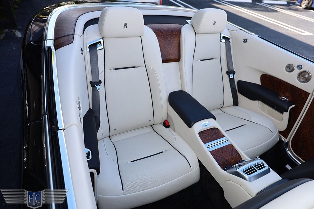 2017 Rolls-Royce Dawn Convertible - 22967978 - 17
