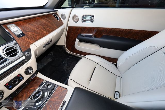 2017 Rolls-Royce Dawn Convertible - 22967978 - 22