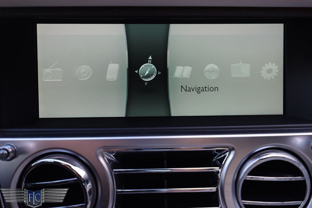 2017 Rolls-Royce Dawn Convertible - 22967978 - 24