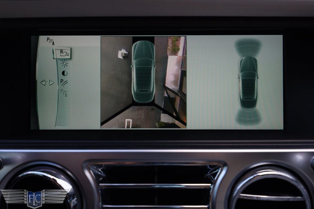 2017 Rolls-Royce Dawn Convertible - 22967978 - 28