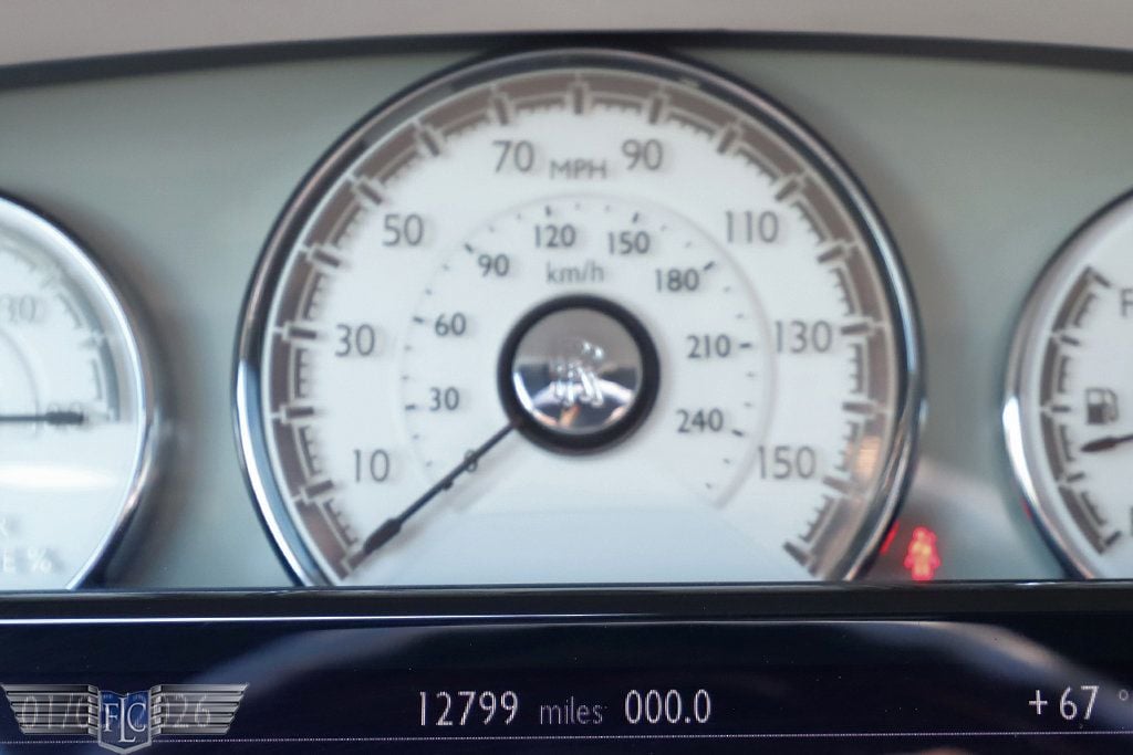 2017 Rolls-Royce Dawn Convertible - 22967978 - 34