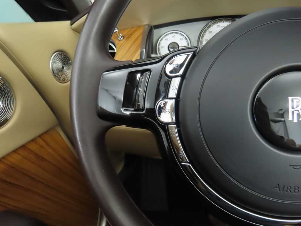 2017 Rolls Royce Dawn photo 19
