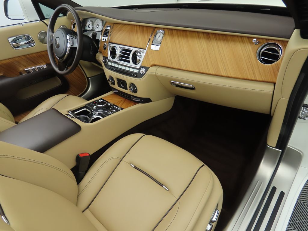 2017 Rolls Royce Dawn photo 25