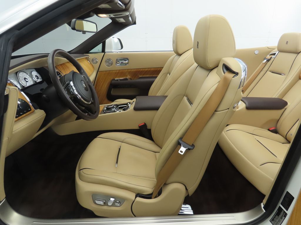 2017 Rolls Royce Dawn photo 26