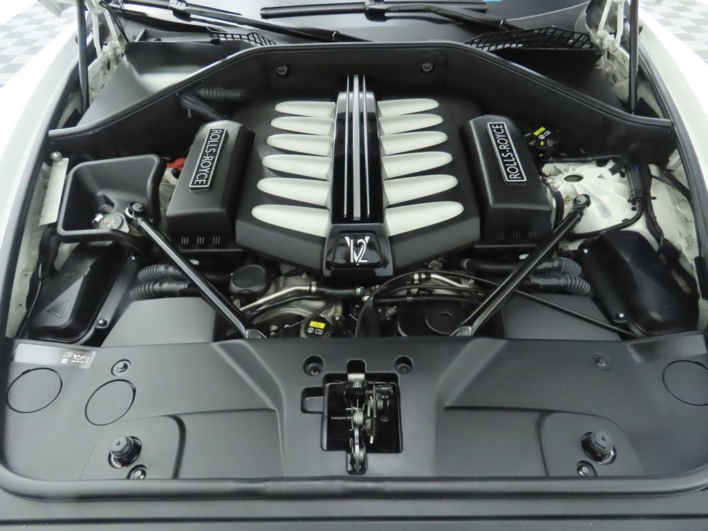 2017 Rolls Royce Dawn photo 34