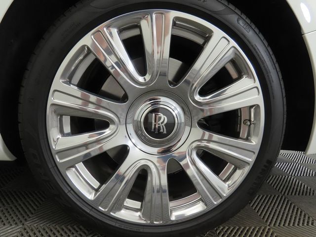 2017 Rolls-Royce Dawn Convertible - 22866351 - 35