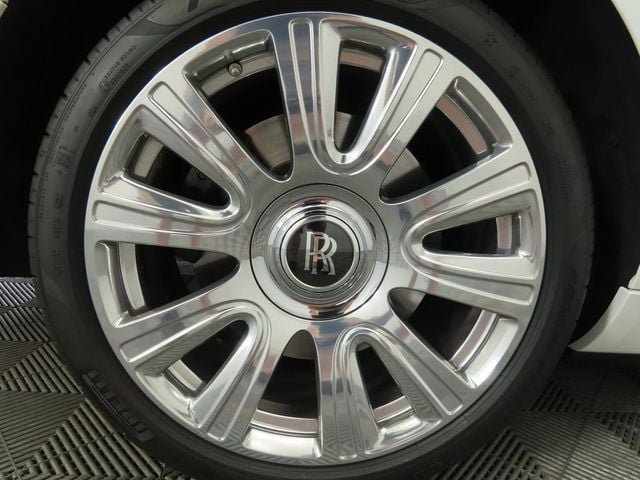 2017 Rolls-Royce Dawn Convertible - 22866351 - 36