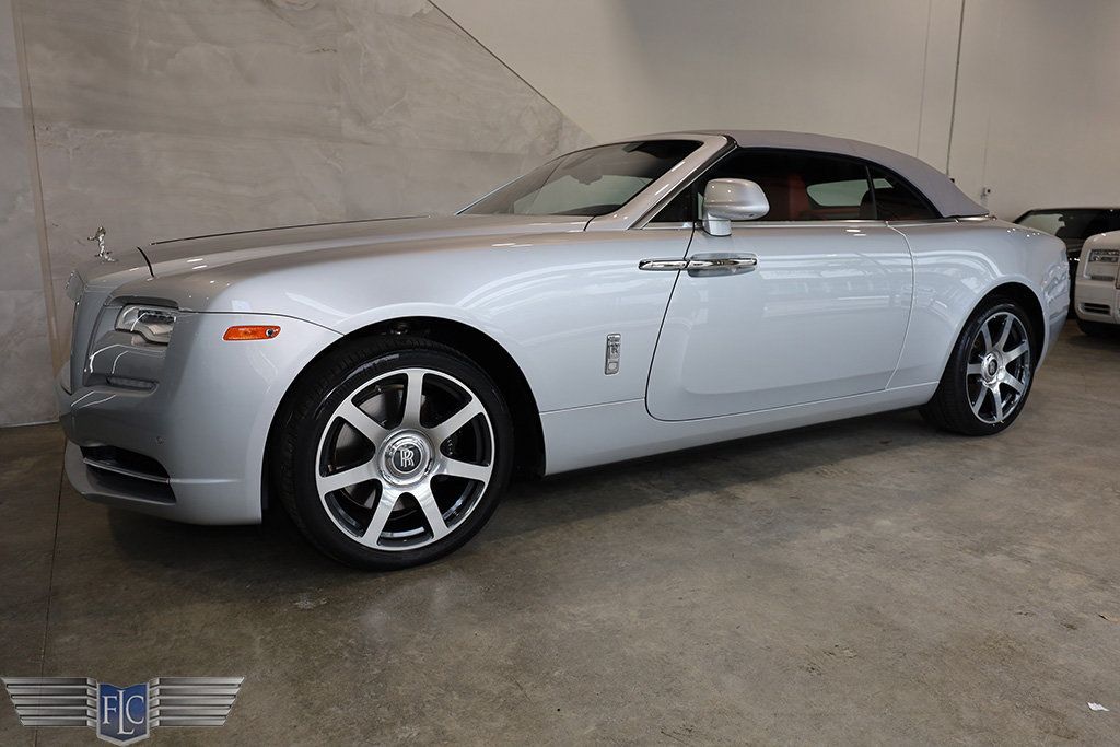 2017 Rolls-Royce Dawn Convertible - 22558356 - 3