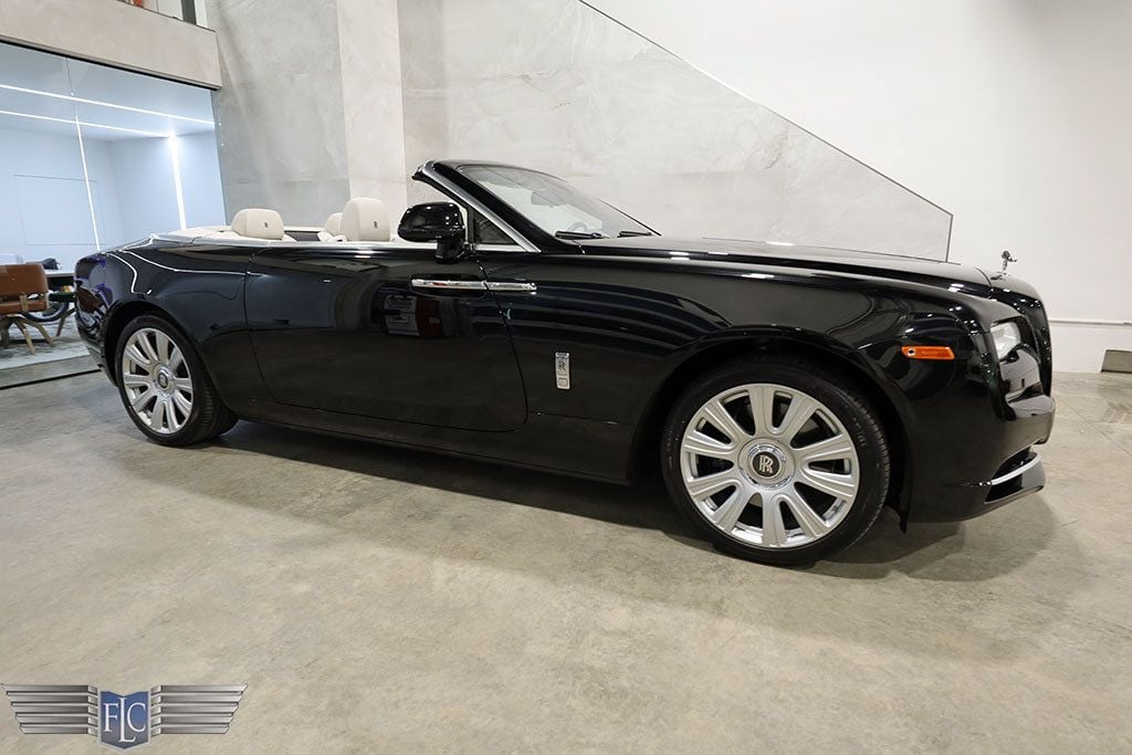 2017 Rolls-Royce Dawn Convertible - 22748274 - 0