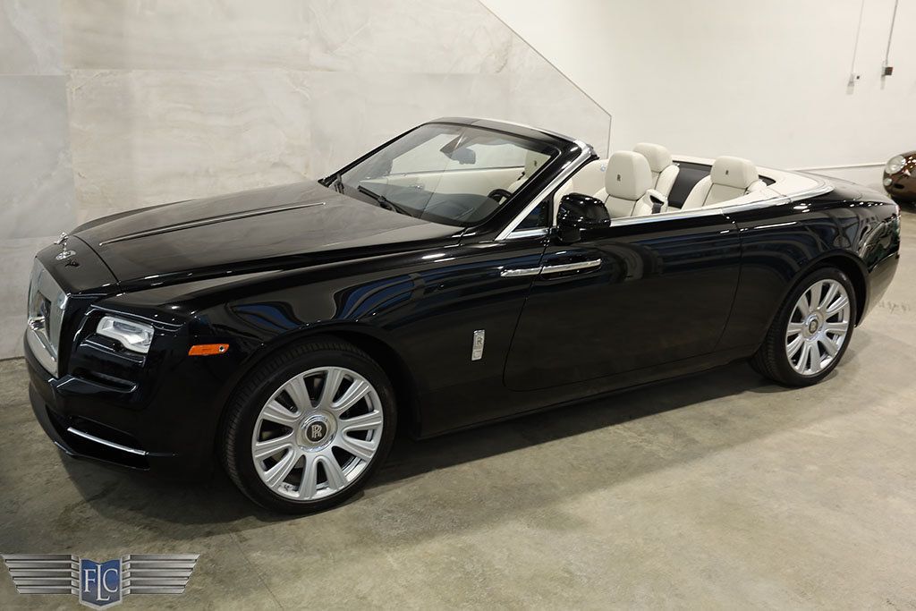 2017 Rolls-Royce Dawn Convertible - 22748274 - 10