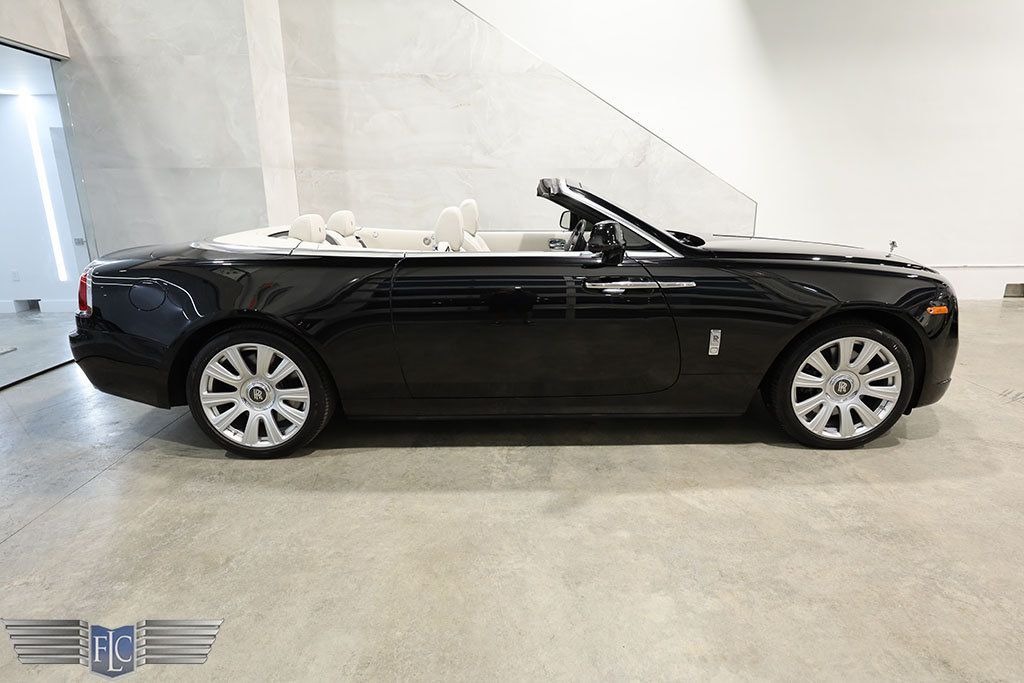 2017 Rolls-Royce Dawn Convertible - 22748274 - 1