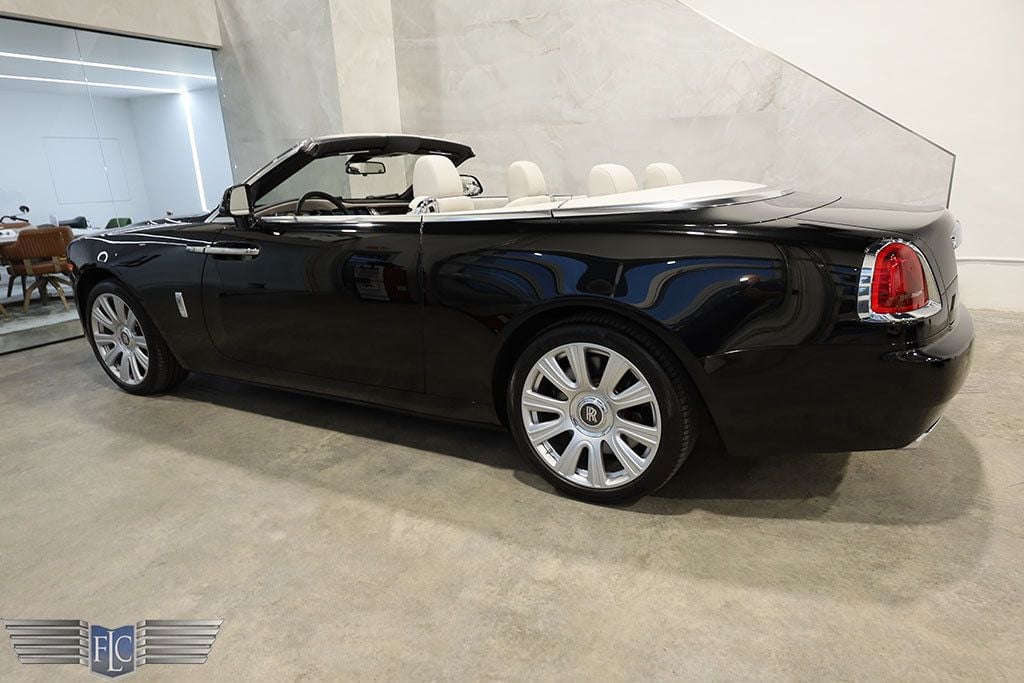 2017 Rolls-Royce Dawn Convertible - 22748274 - 44