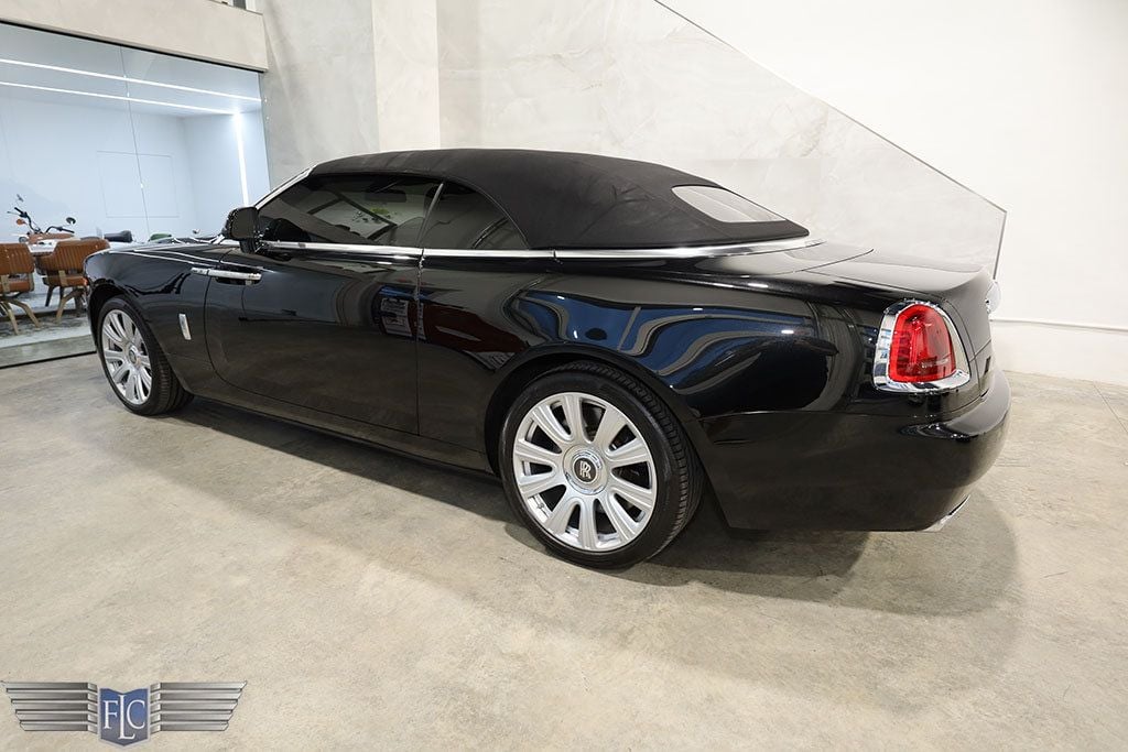 2017 Rolls-Royce Dawn Convertible - 22748274 - 5