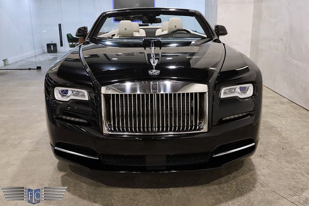 2017 Rolls-Royce Dawn Convertible - 22748274 - 6