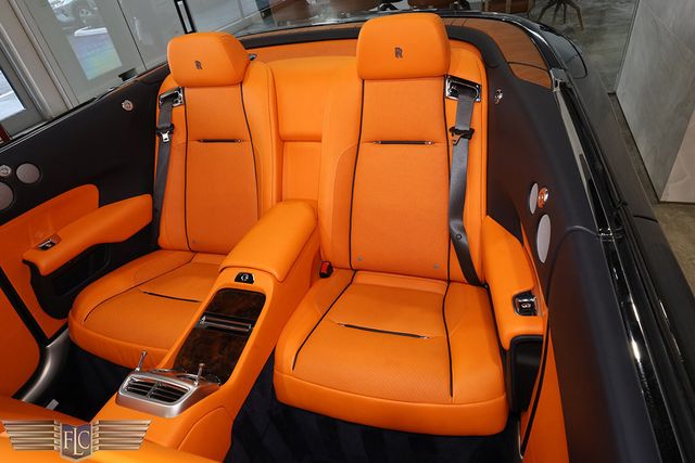 2017 Rolls-Royce Dawn Convertible - 22999334 - 21