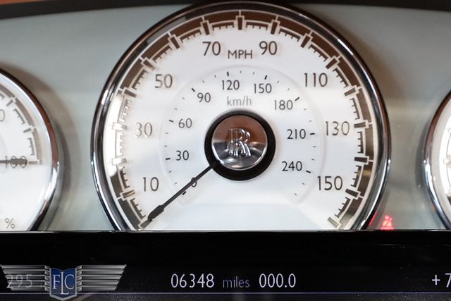 2017 Rolls-Royce Dawn Convertible - 22999334 - 42