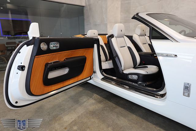 2017 Rolls-Royce Dawn Convertible - 23039198 - 16