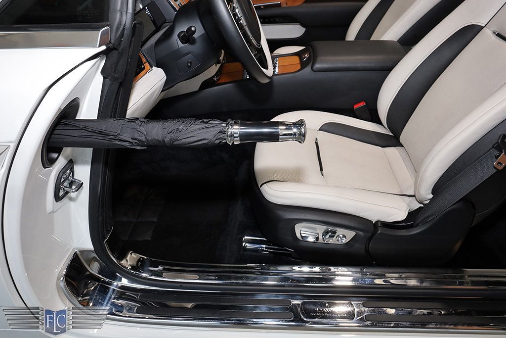 2017 Rolls-Royce Dawn Convertible - 23039198 - 19