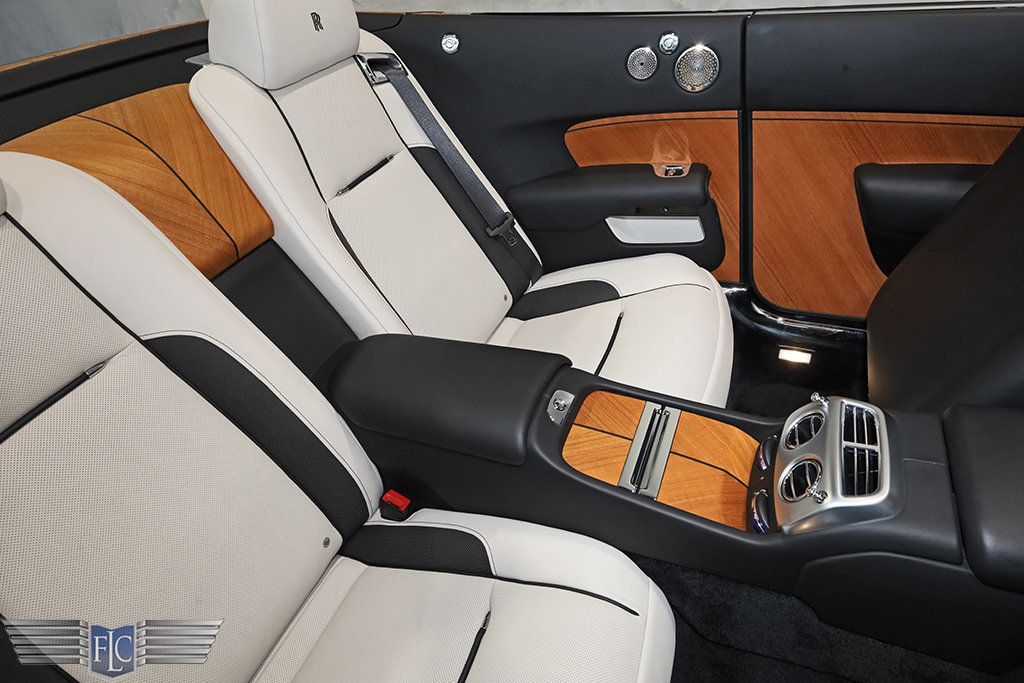 2017 Rolls-Royce Dawn Convertible - 23039198 - 24