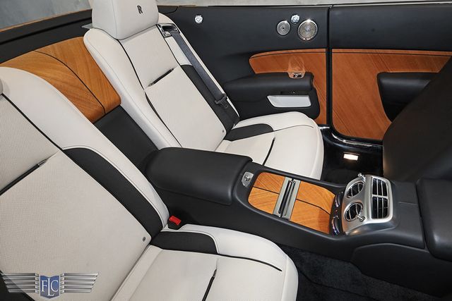 2017 Rolls-Royce Dawn Convertible - 23039198 - 24
