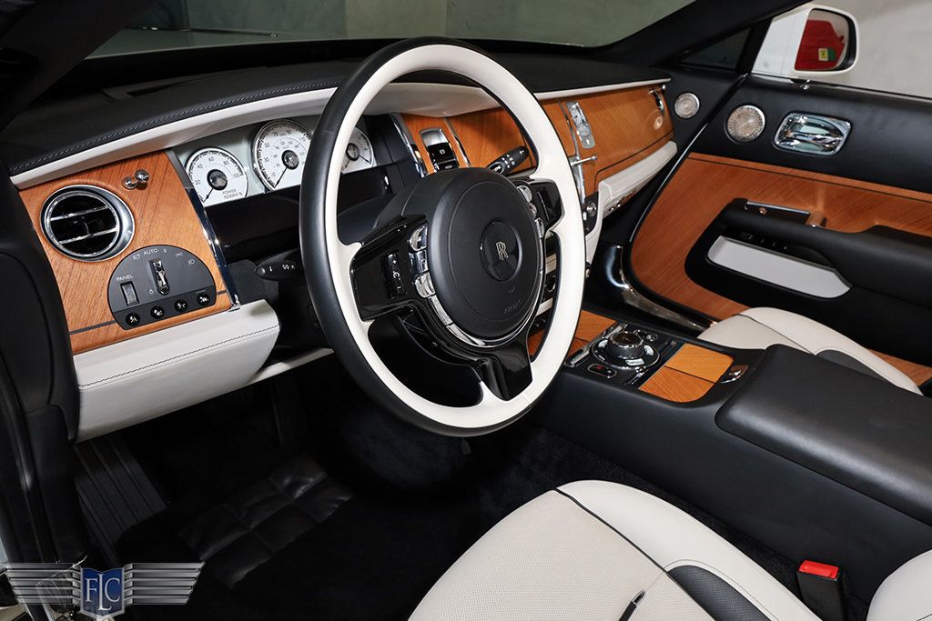 2017 Rolls-Royce Dawn Convertible - 23039198 - 27