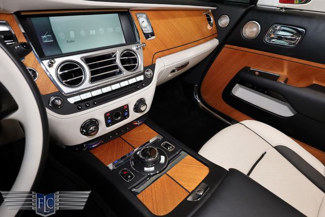2017 Rolls-Royce Dawn Convertible - 23039198 - 31