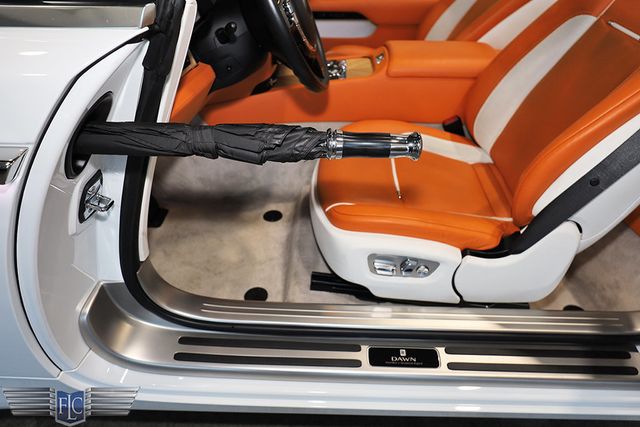 2017 Rolls-Royce Dawn Convertible - 23041760 - 18