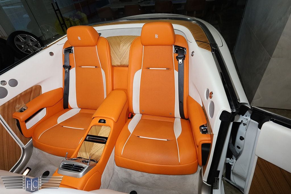 2017 Rolls-Royce Dawn Convertible - 23041760 - 22